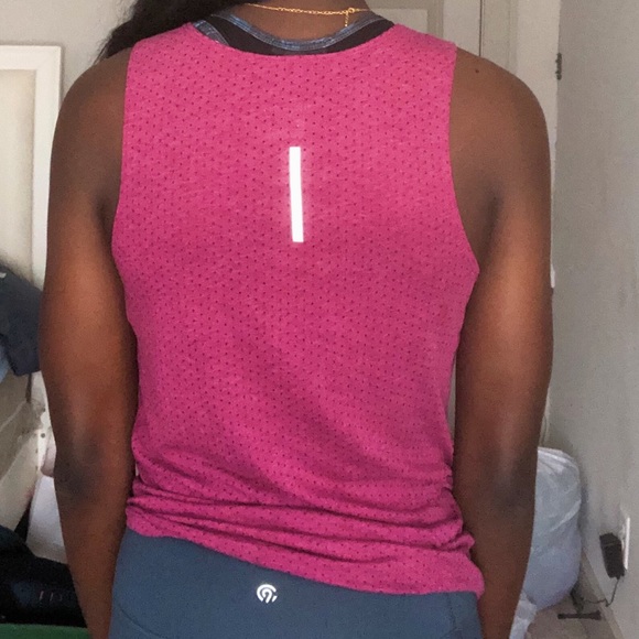 Nike Razorback Workout Shirt - Picture 3 of 3